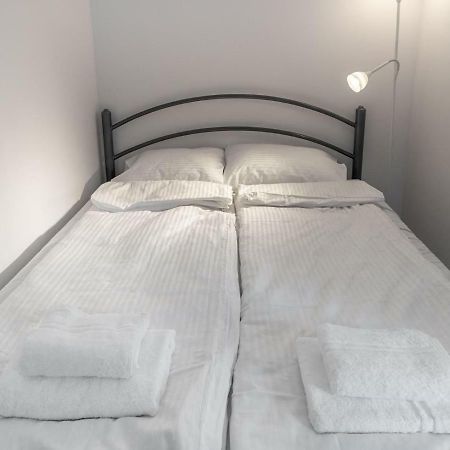 Apartament Szarych Szeregow 46A/1 คาโตวีตเซ ภายนอก รูปภาพ