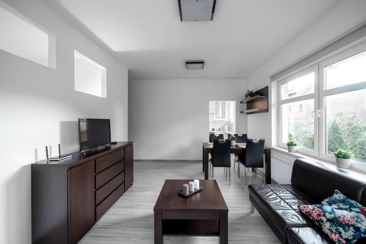 Apartament Szarych Szeregow 46A/1 คาโตวีตเซ ภายนอก รูปภาพ
